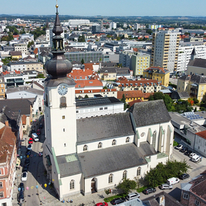 Pfarrkirche Wels-St. Johannes, Stadtpfarrkirche, Innenstadt; Hl. Johannes; 3.537 Katholik:innen