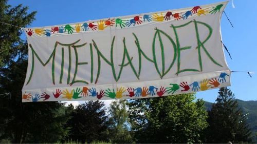 Transparent Eingang zum Pfarrfest