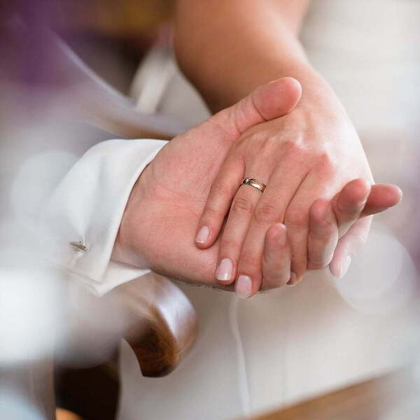 Unsere Hochzeit in der Pfarrkirche Abtsdorf / © elkimmelito/pixabay.com/Pixabay License Unsere Hochzeit in der Pfarrkirche Abtsdorf