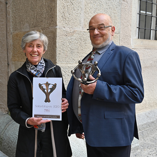 Marianne und Gerald Fraundorfer bei der Solidaritätspreisverleihung 2020 / © KiZ/F. Litzlbauer Marianne und Gerald Fraundorfer bei der Solidaritätspreisverleihung 2020