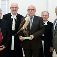 V. l.: Landeshauptmann Dr. Josef Pühringer, Propst Johann Holzinger, Mag. Fritz Gusenleitner, Kustos DDr. Karl Rehberger, Landesmuseums-Direktor Dr. Walter Putschögl. © Stinglmayr / Land OÖ