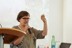                        Bettina M. Jasper begeisterte mit ihrem Vortrag. / Foto: Alois Litzlbauer        